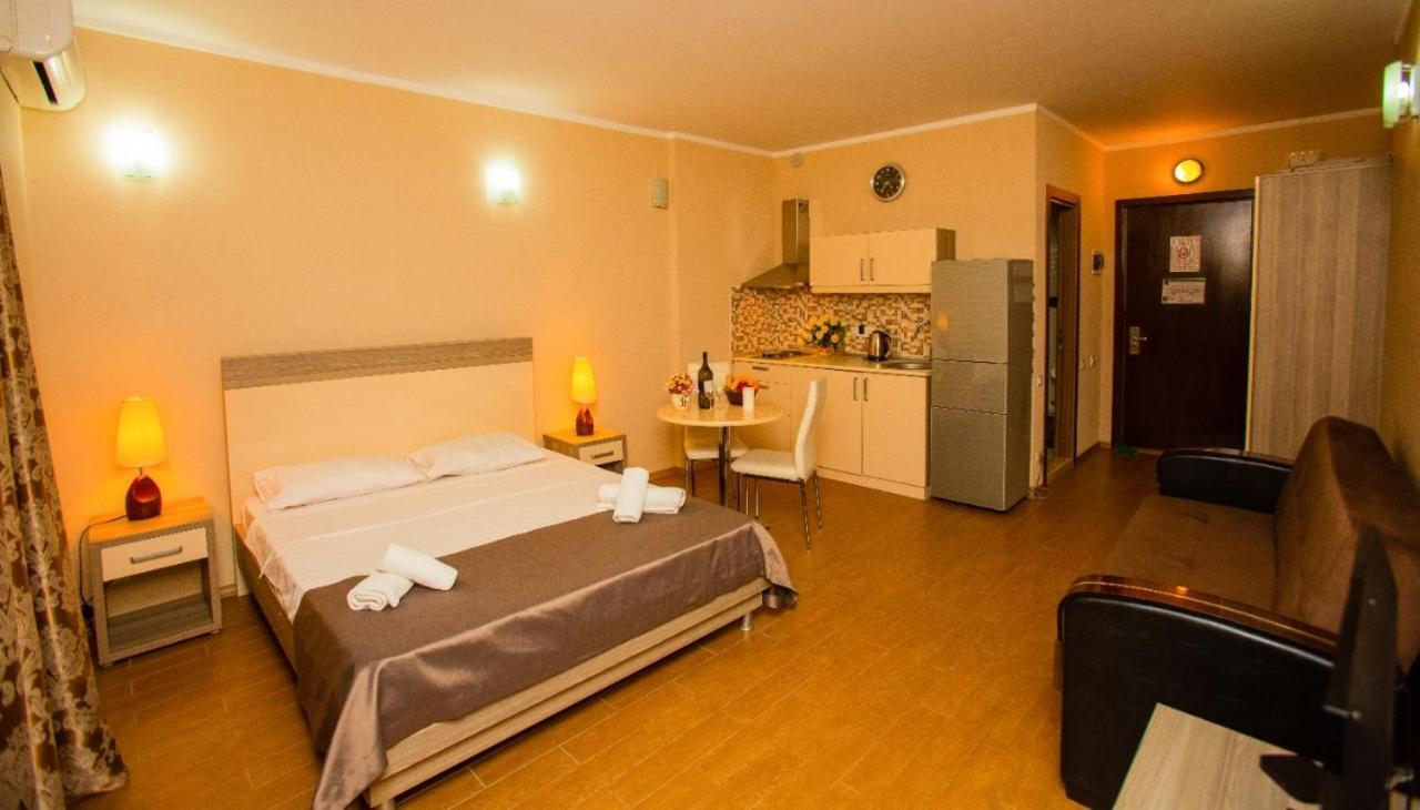 Luxury Apartments Батуми Экстерьер фото