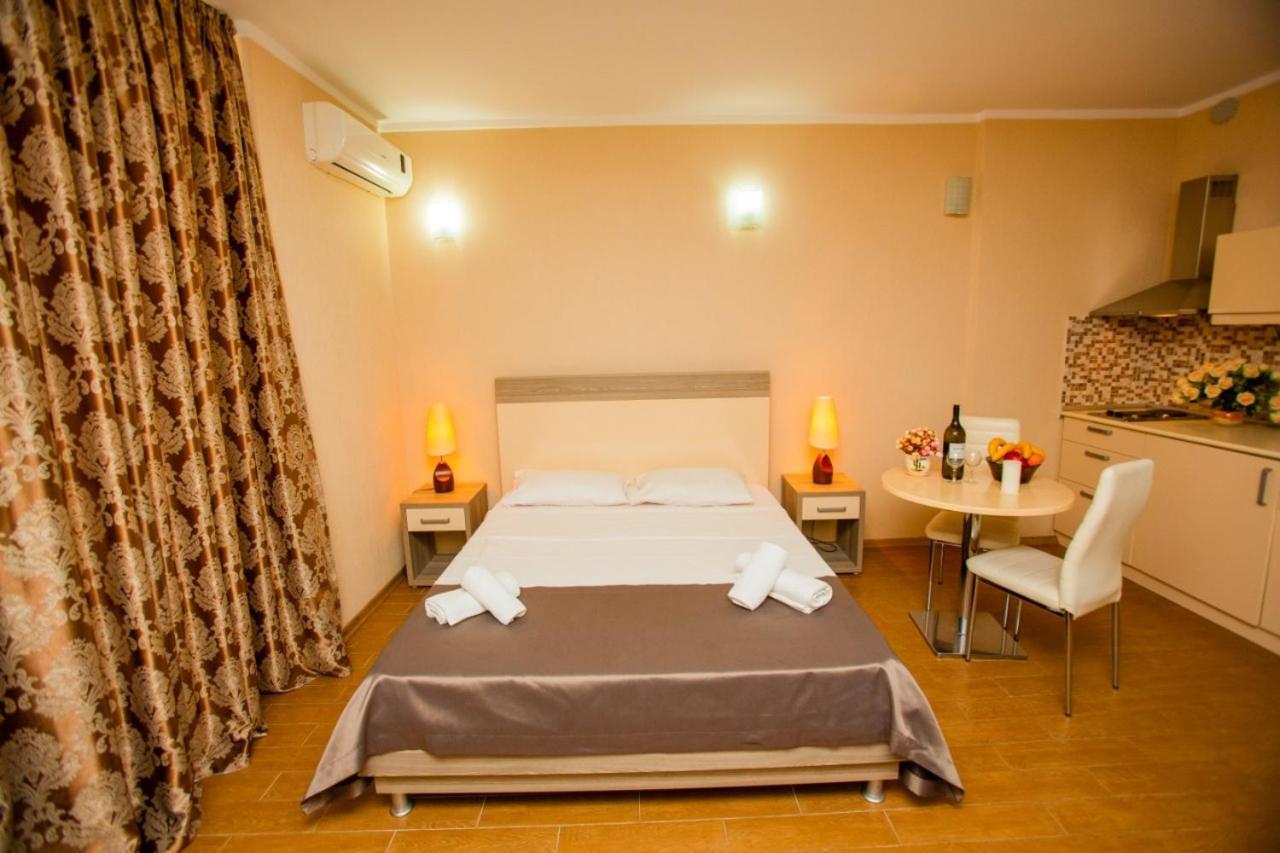 Luxury Apartments Батуми Экстерьер фото