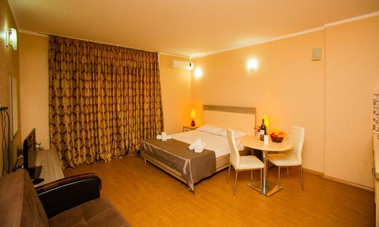 Luxury Apartments Батуми Экстерьер фото