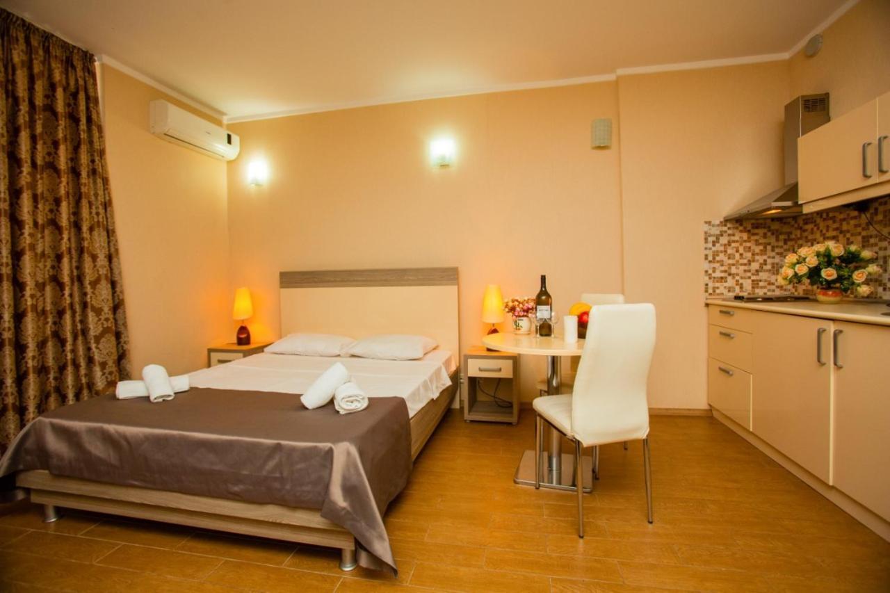 Luxury Apartments Батуми Экстерьер фото