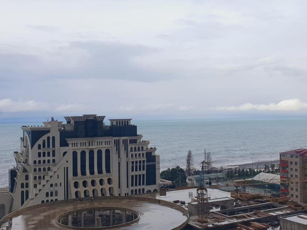 Luxury Apartments Батуми Экстерьер фото