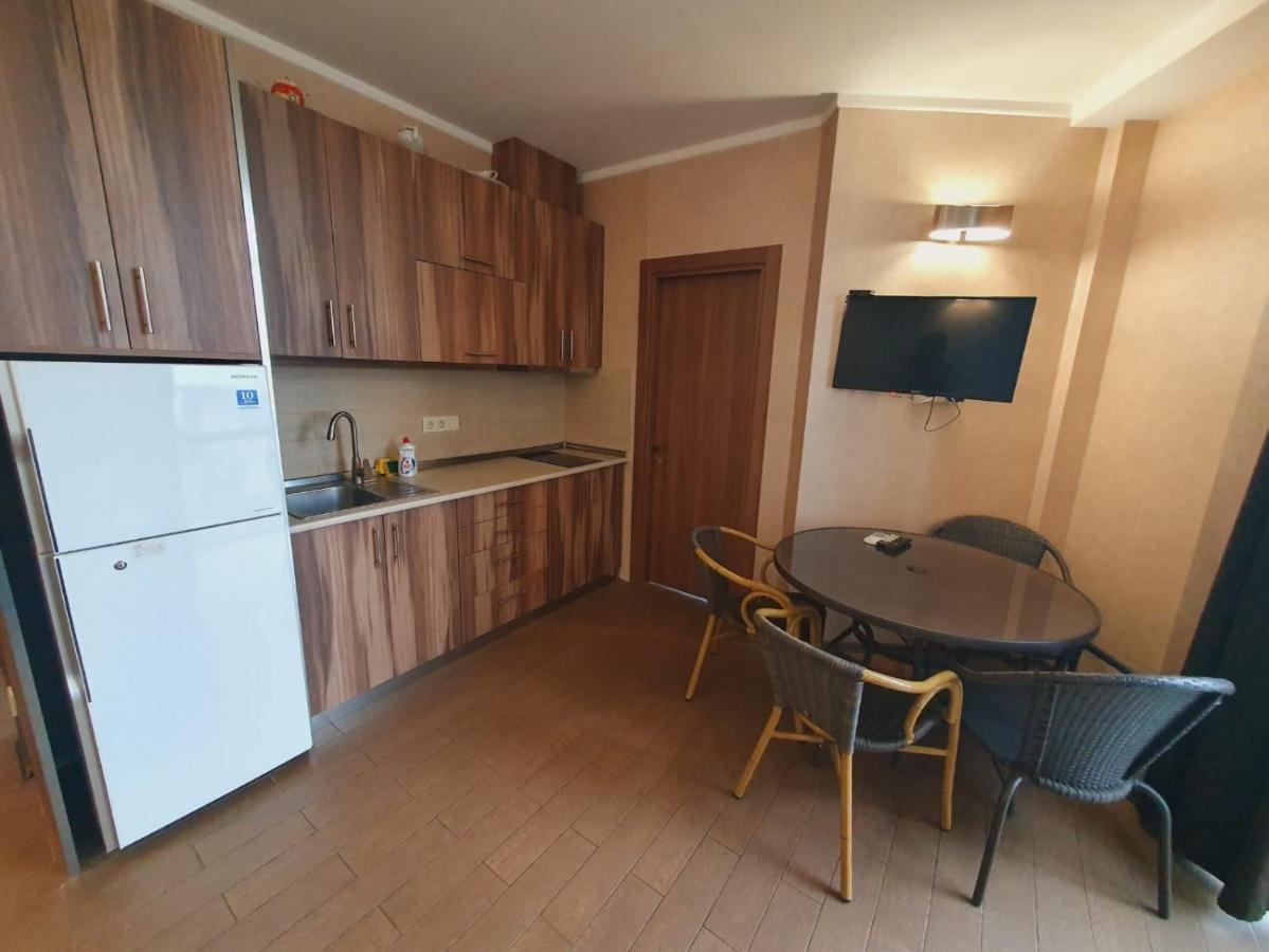 Luxury Apartments Батуми Экстерьер фото