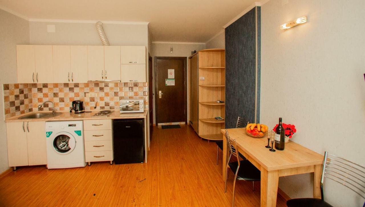 Luxury Apartments Батуми Экстерьер фото