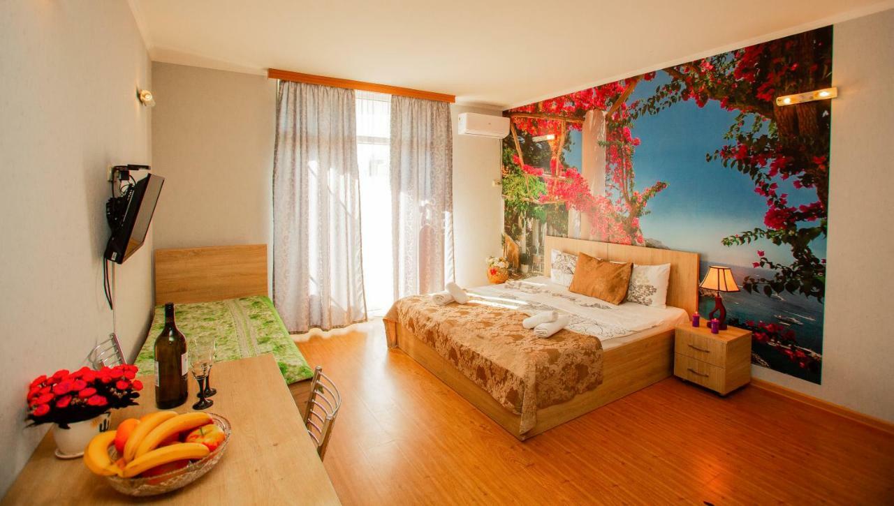 Luxury Apartments Батуми Экстерьер фото